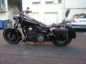 Sacoche Myleatherbikes Harley Dyna Fat bob_60